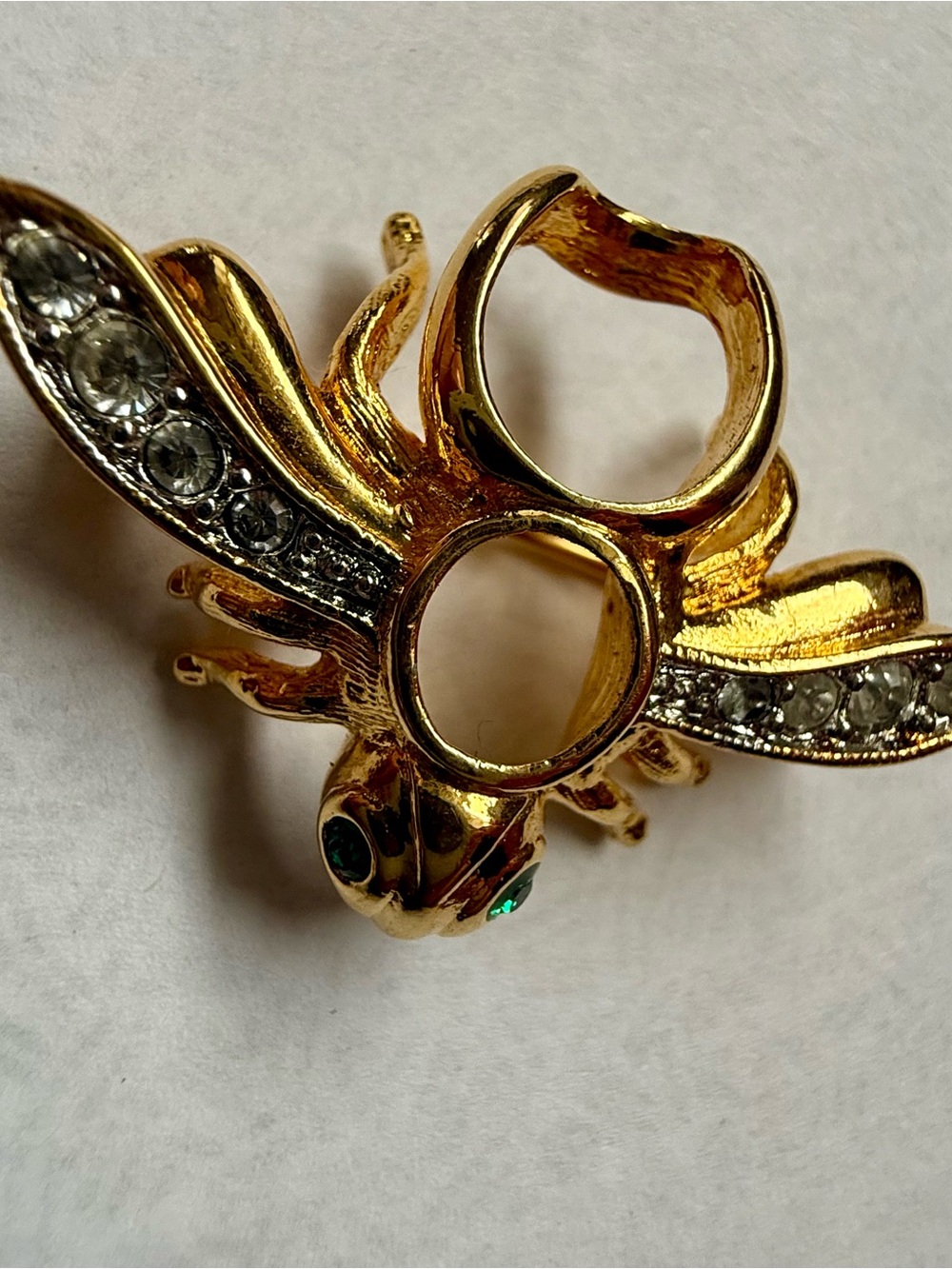 Joan Rivers Gold Plate Rhinestone Bee Brooch - Picture 4 of 4